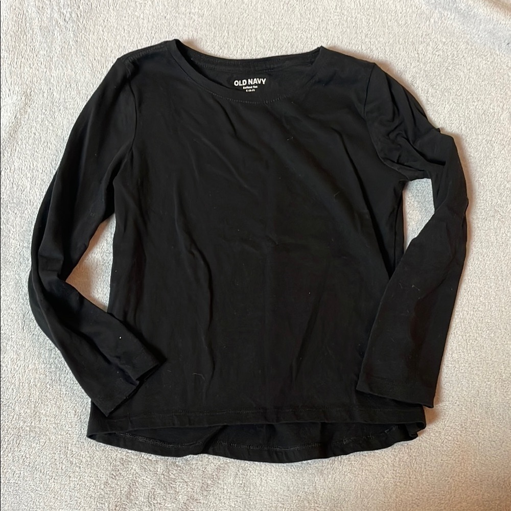 Old Navy Black Long Sleeve T-Shirt Size 6-7